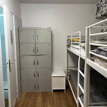 Chez Mia Hostel *